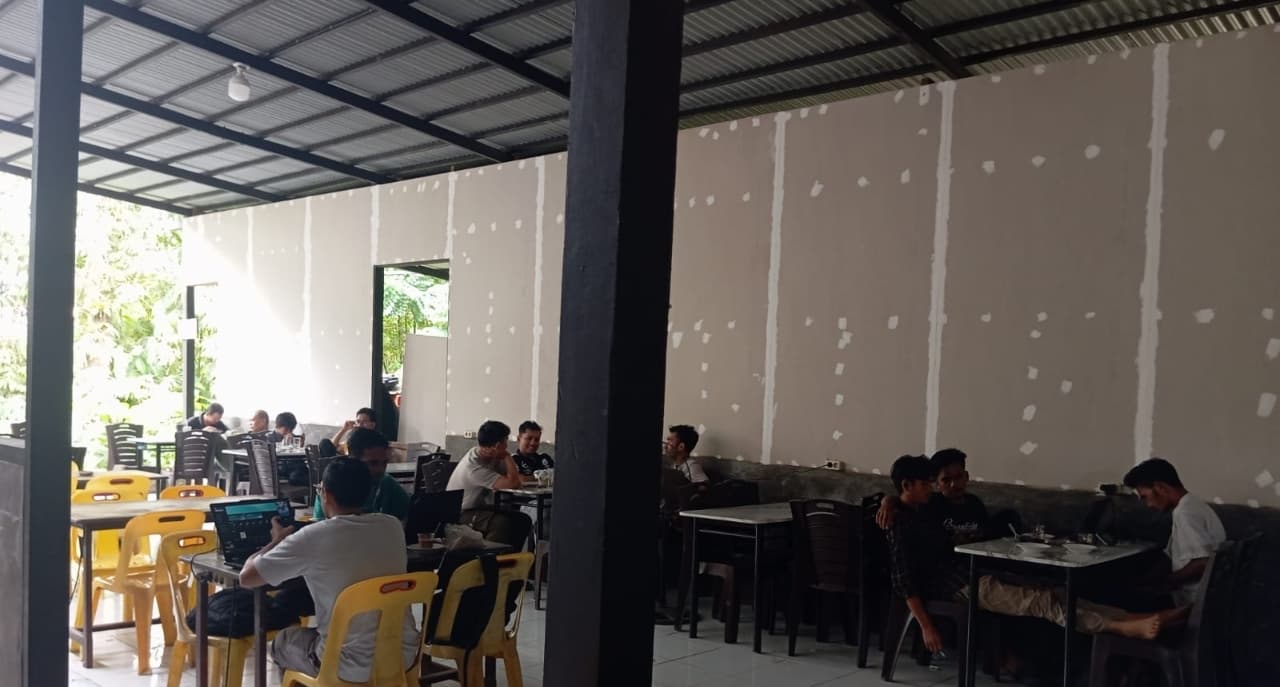 Suasana Hari Libur 1 Mei di Sinabang, Warga Nikmati Kopi Sambil Bersilaturahmi