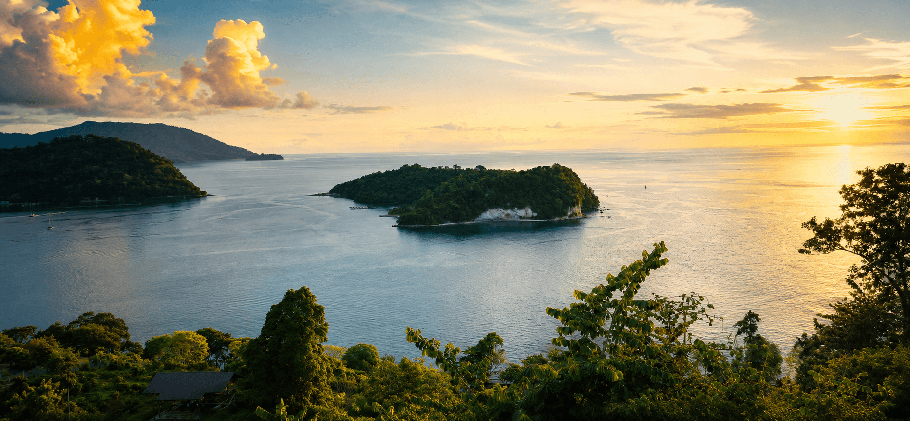 Puncak Pemandangan Pulau Klah Sabang: Menikmati Panorama Laut dari Ketinggian di Ujung Barat Indonesia